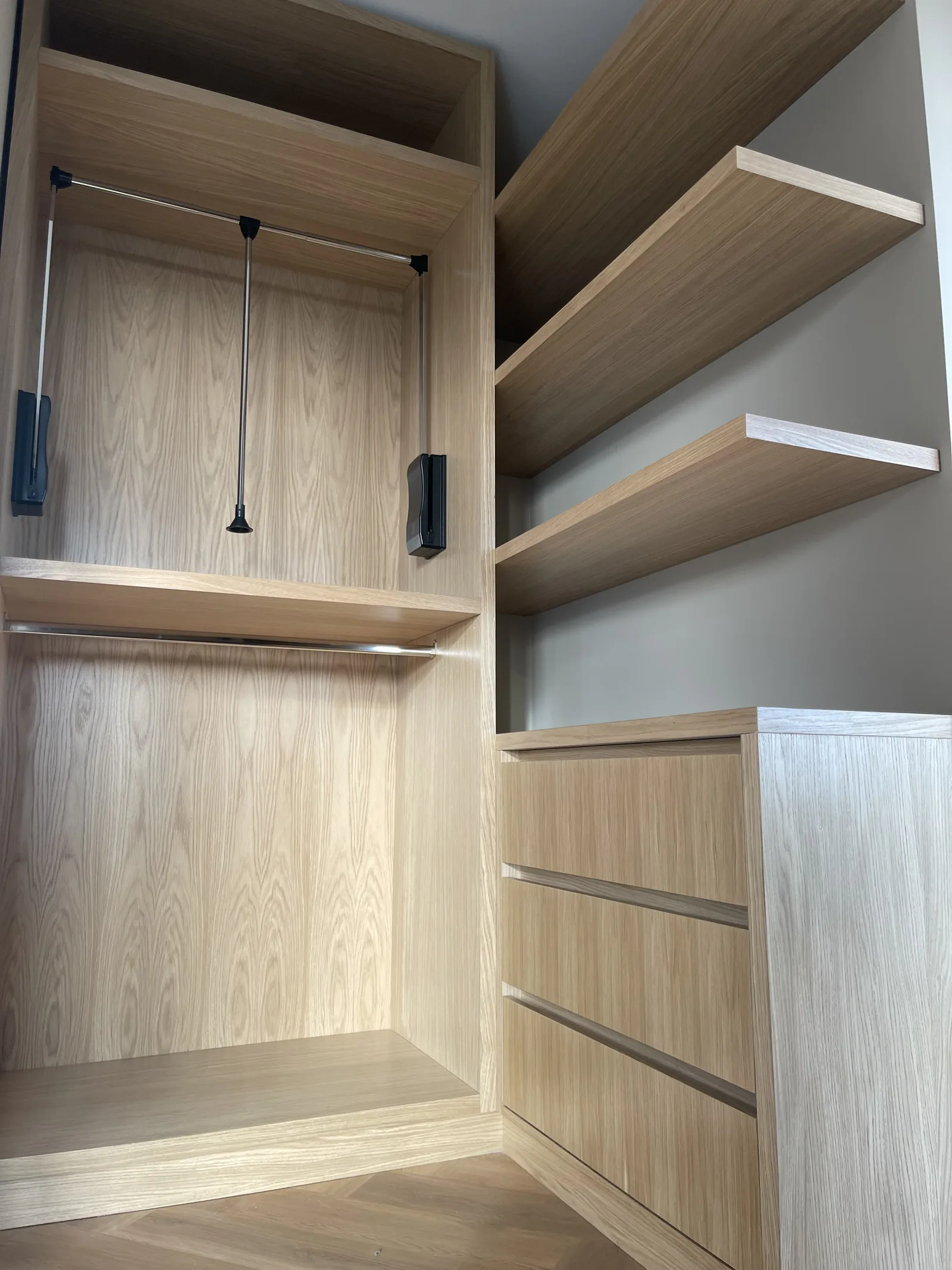 Detail van de inloopkast