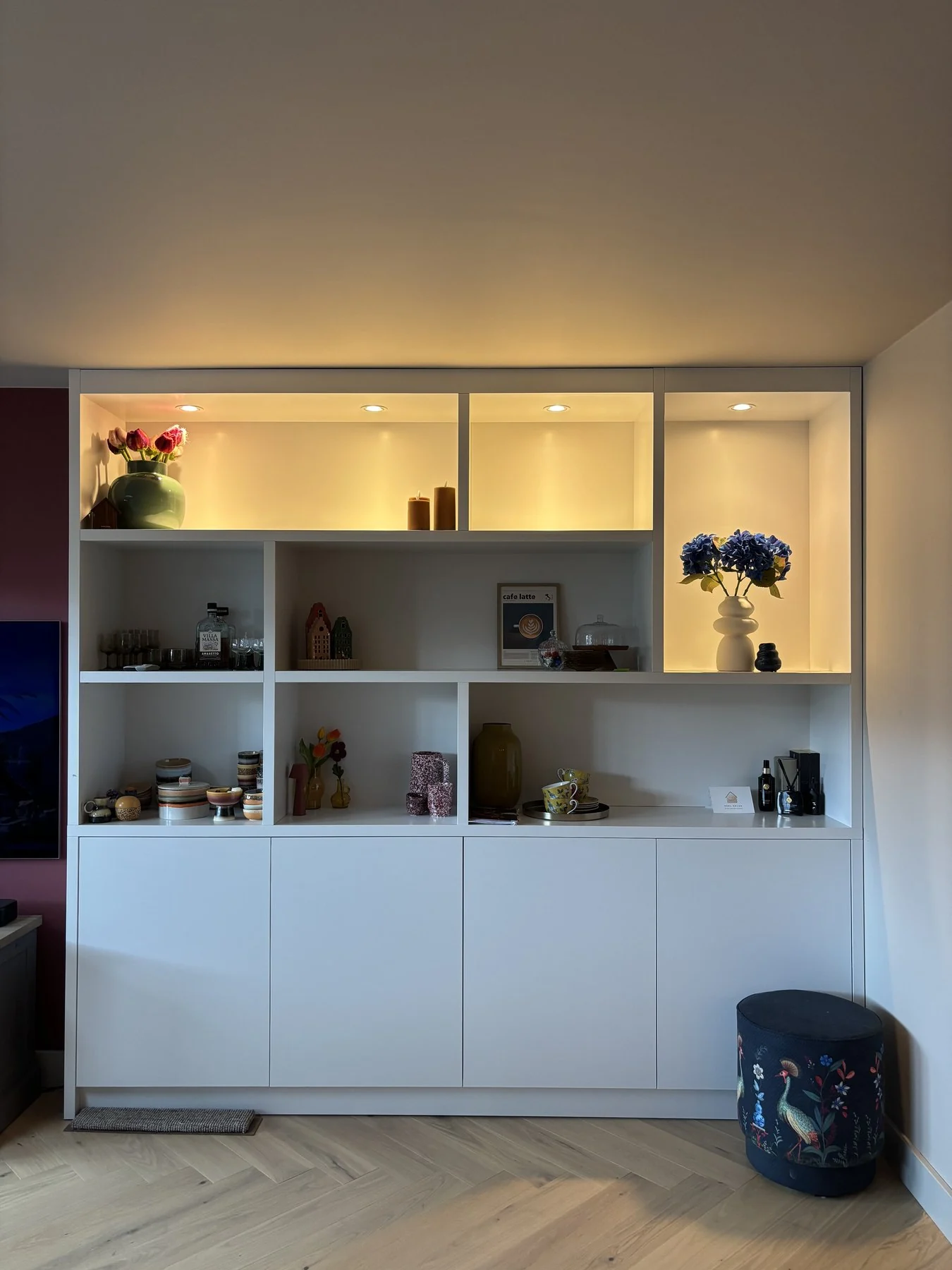 Verlichte vitrinekast